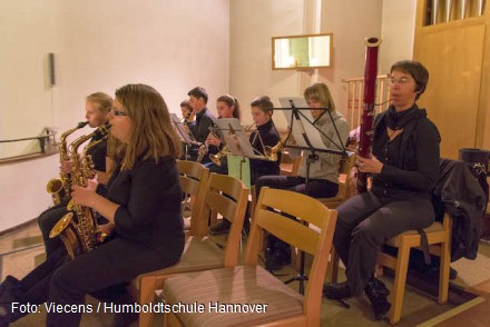 Das Blserensemble der Humboldtschule auf der Orgelempore