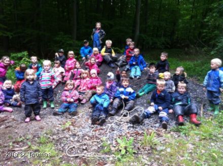 Statt Malen und Basteln standen fr die KiTa-Kids lange Streifzge durch den Wald auf dem Programm