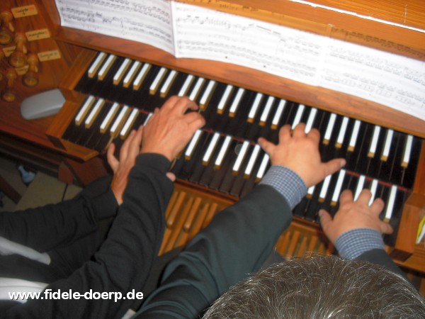Vierhndig an der Schmidt & Thiemann-Orgel in Michaelis