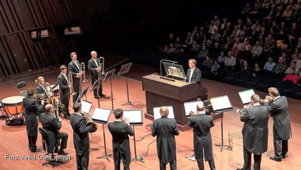 Prof. Arvid Gast konzertiert mit den Berliner Philharmonikern