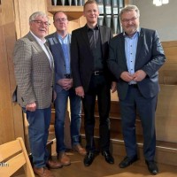Bürgermeister Thomas Hermann, Prof. Thomas Lennartz, Kirchenvorstandtsmitglied Georg Schloetmann und Senior Organist Winfried Dahn