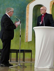 Winfried Dahn im Gesprch mit Bischof Hans-Jrg Voigt (SELK)