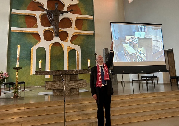 Alexander Kuhlo bedankt sich beim Publikum und dankt der „Königin der Instrumente“